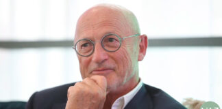 Le président-fondateur de Crystal s’apprête à se mettre en retrait du groupe, a appris News Asset Pro.