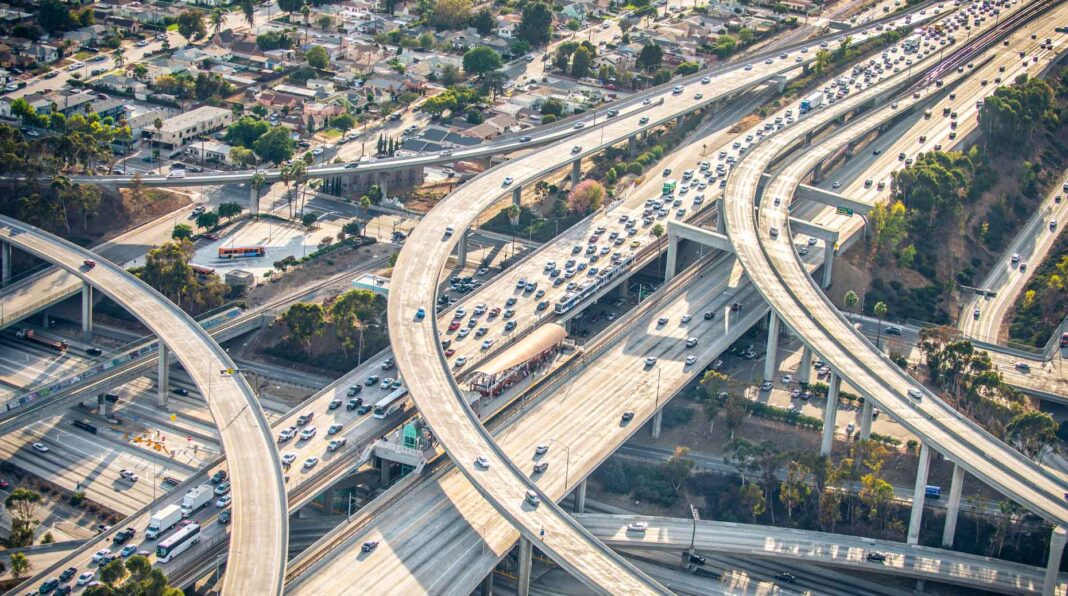 Allocation – Face à des marchés jugés chers et à une probabilité accrue d’éclatement de la bulle liée à l’intelligence artificielle, Edmond de Rothschild AM recommande une approche équilibrée.