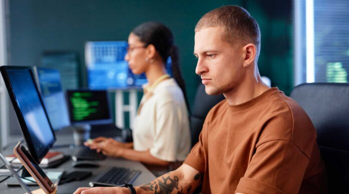 Après avoir finalisé la fusion de BNP Paribas AM avec Axa IM, BNP Paribas envisage un plan de départs volontaires qui pourrait concerner jusqu’à 1 200 postes en gestion d’actifs, dont la moitié en France.