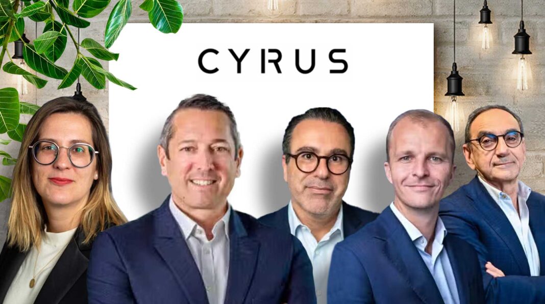 Pauline Hampartzounian, David Intins, Jonathan Donio et Frédéric Maxwell étendent leurs prérogatives chez Cyrus, tandis que Bruno Zaraya se met en retrait (de gauche à droite sur la photo).